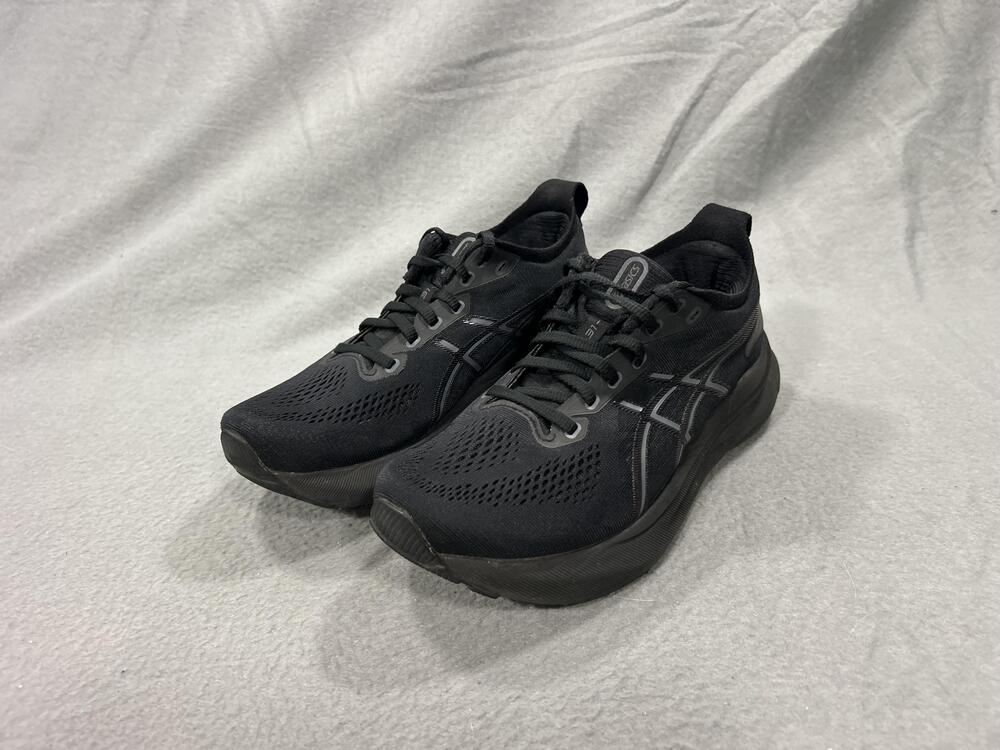 ASICS GEL-Kayano 31 Shoes Womens Size 7 Black Road Running Cushioned 1012B670